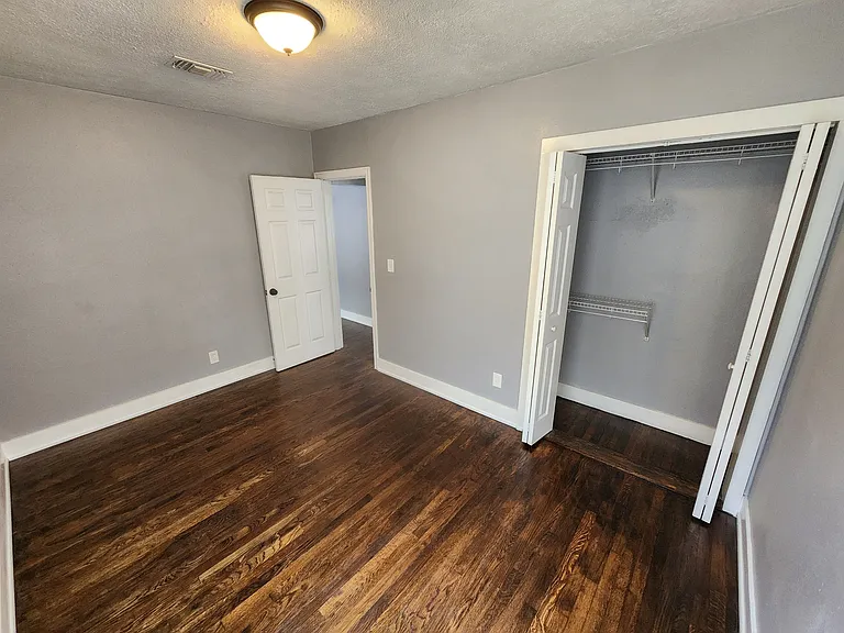 1316 Dexter Ave — Photo 9