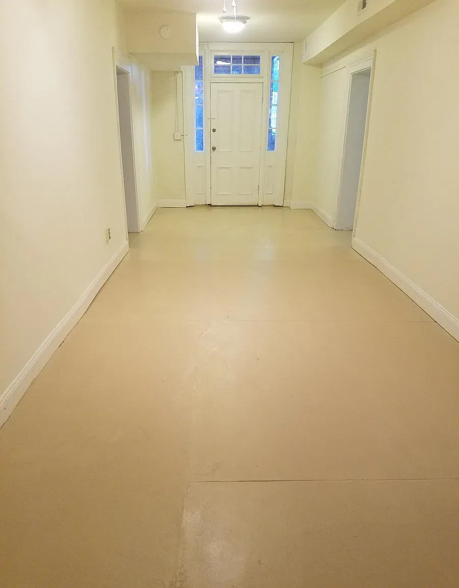 129 S Sycamore Street — Photo 2