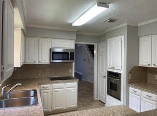 3118 Redcliff Dr, Sugar Land, TX 77479