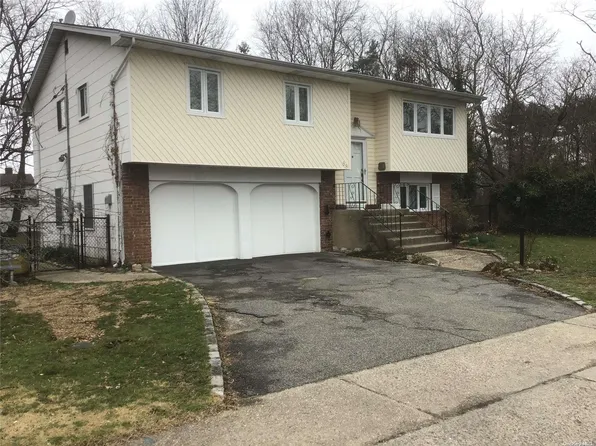 88 Stewart Avenue, Hicksville, NY 11801