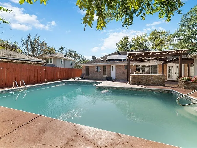 22122 Woodrose Dr — Photo 3