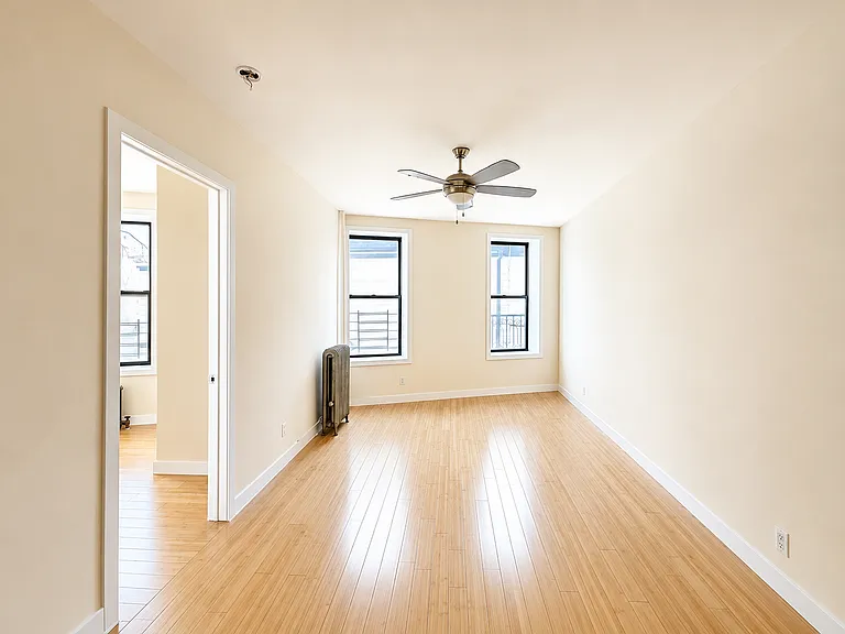 287 E 18th St #2C — Photo 1