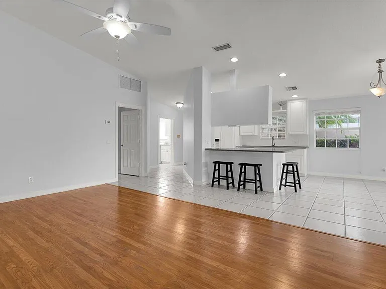 10882 SW Dardanelle Dr — Photo 17