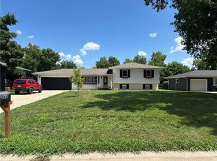 1315 S Mulberry St, Ottawa, KS 66067
