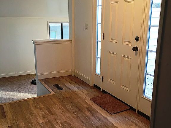 foyer 2nd story