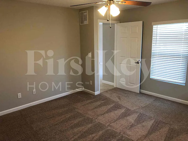 1773 SW Cannon Ave — Photo 9
