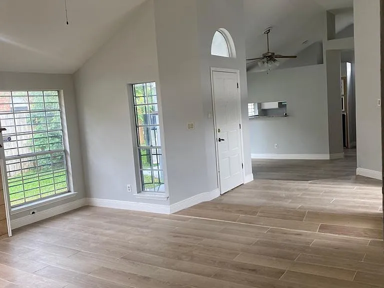9339 Stonecreek Ln — Photo 5
