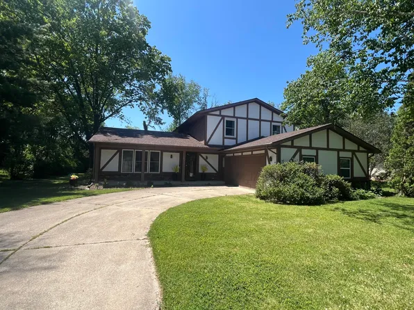 6596 Sunburst Dr, Portage, MI 49024