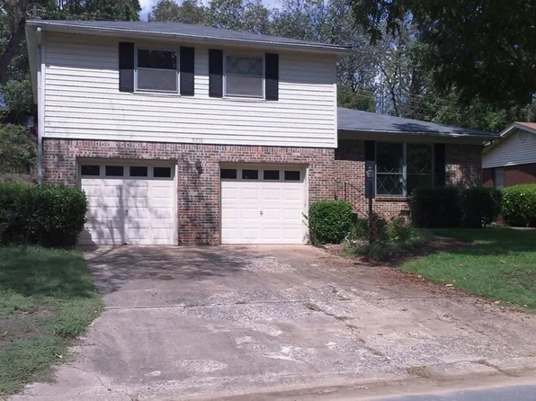 9716 Temple Dr, Little Rock, AR 72205