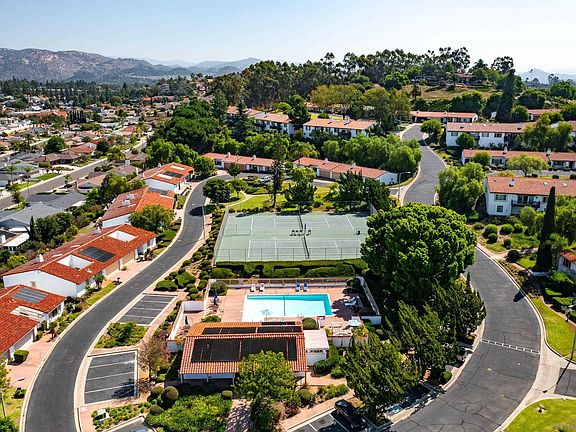 2nd image of 1322 Miraflores Gln