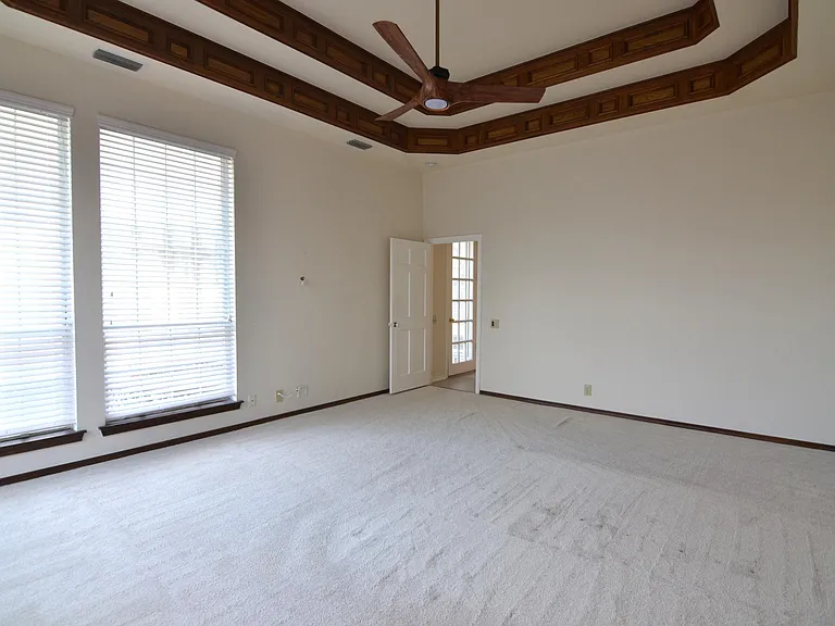 7000 Ivory Ct — Photo 30