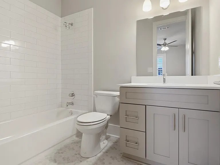 2617-19 Carondelet St #2619 — Photo 7