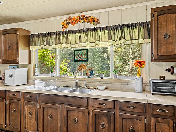 5th image of 50156 Myrtle Creek Rd