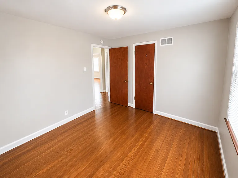 1033 Bakewell Dr — Photo 8