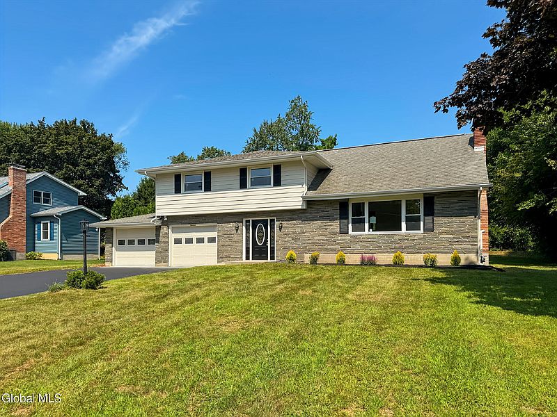 2nd image of 14 Cloverleaf Drive