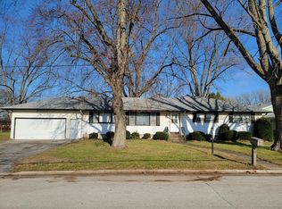 16 Risch Dr, Schererville, IN 46375