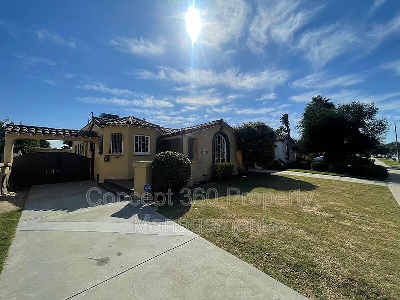 1st image of 3630 W 60th St