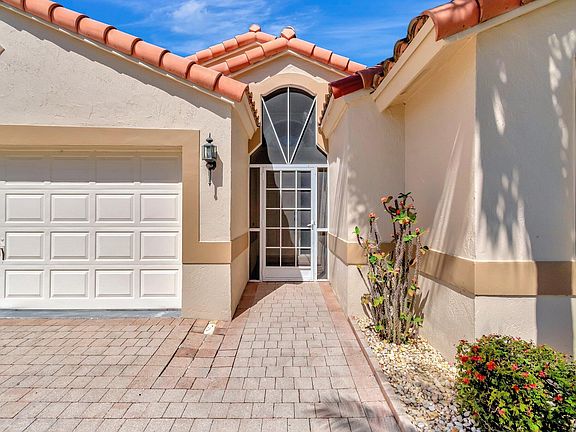3rd image of 6631 Sherbrook Drive