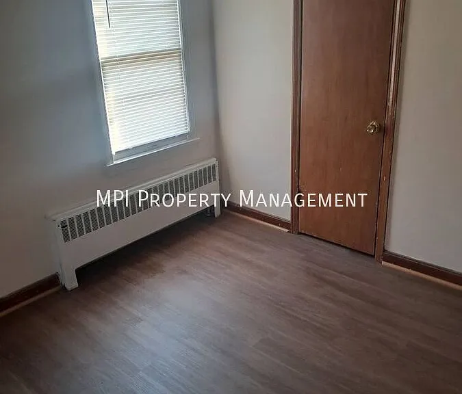 232 N 75th St #8 — Photo 18
