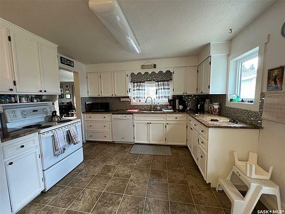 2nd image of 1316 2nd Ave