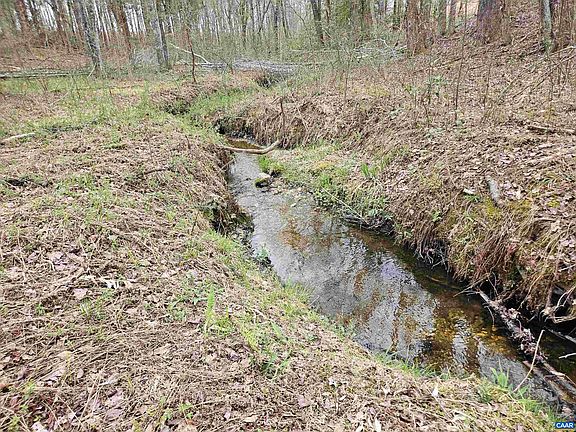 2nd image of James River Rd S