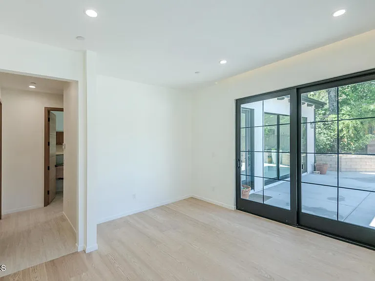 4819 Oakwood Ave — Photo 35