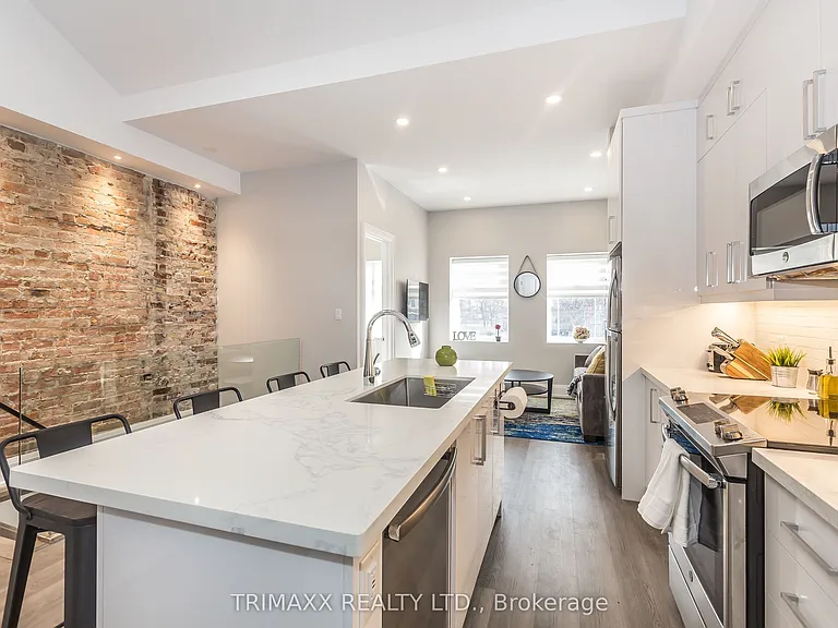 1220 King St W #A — Photo 3
