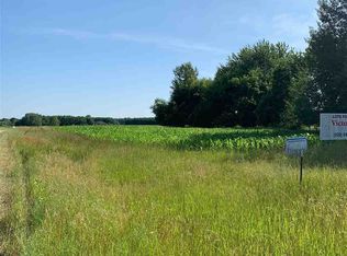 E9011 Lyons Rd, New London, WI 54961