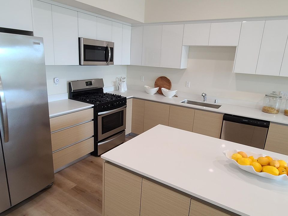 1st image of 5252 Willowcrest Ave #202