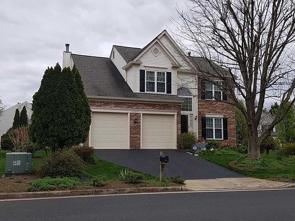 3rd image of 46557 Hollymead Pl