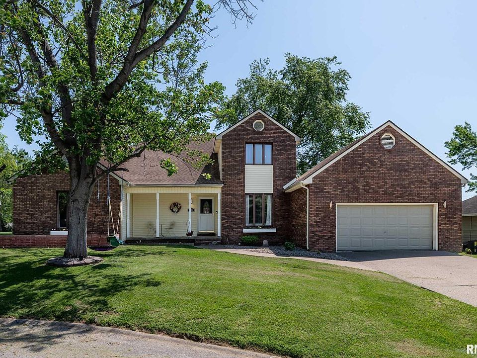 1st image of 1203 Abbey Ln