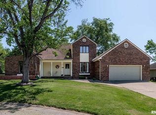 1203 Abbey Ln, Marion, IL 62959