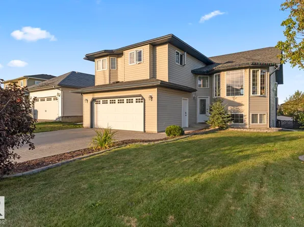 802 26th St, Cold Lake, AB T9M 1K7
