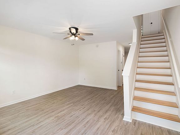 3rd image of 270 Fleming Rd APT D