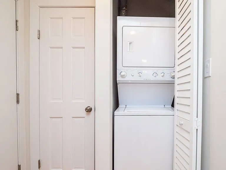7613 N Bosworth Ave #2W — Photo 4