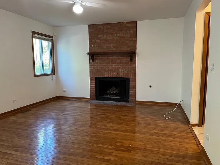 128 Ainslie Dr — Photo 6