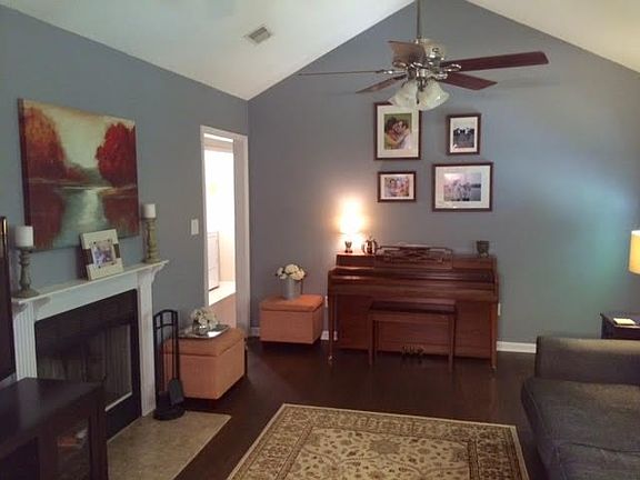 4th image of 109 Rock Knoll Dr