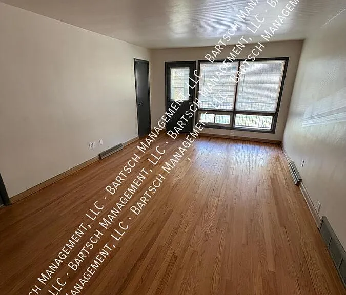 4118 N 91st St #4 — Photo 2