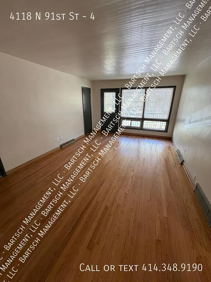 Building Photo - 4118 N 91st St #4