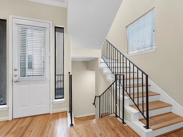 4217 Koehler St — Photo 15