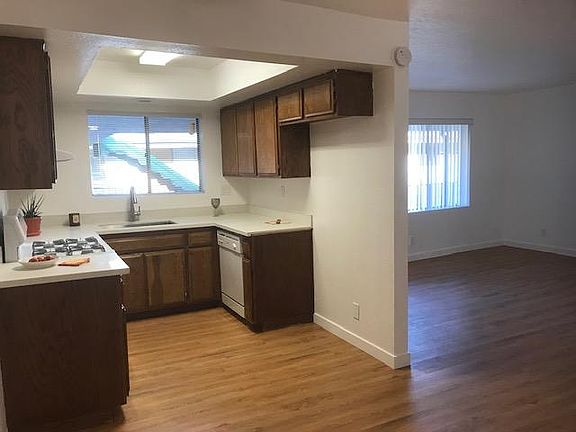 4th image of 453 E Verdugo Ave APT 204
