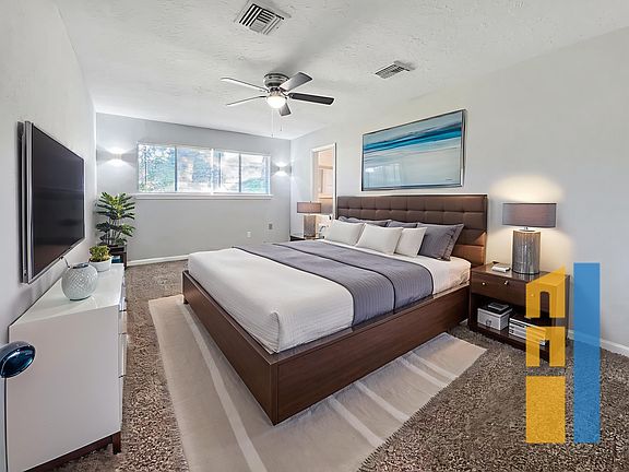 3rd image of 9206 Sharpview Dr