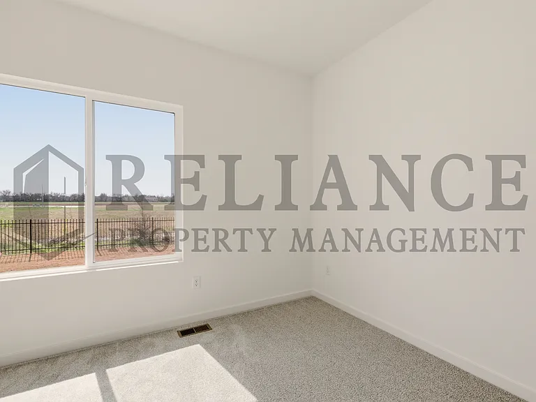 5259 N Pinecrest St — Photo 30
