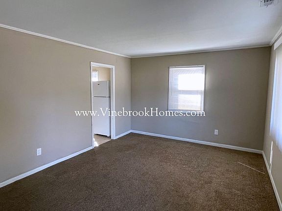 3rd image of 208 Fitchland Dr