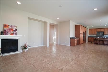 4th image of 14693 Norfolk Ave