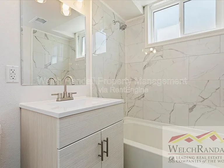2711 Gramercy Ave #C — Photo 14