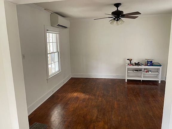 5th image of 403 Goldsborough St