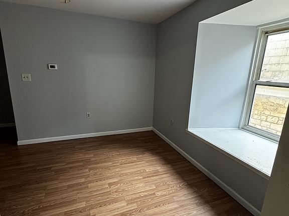 4th image of 200 E King St #5