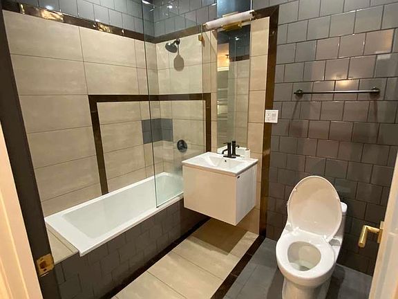 5th image of 221 Clarkson Ave #1E