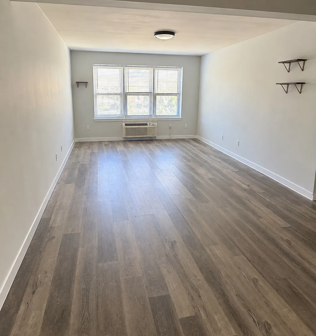 2 bed, $1,963 — Photo 3